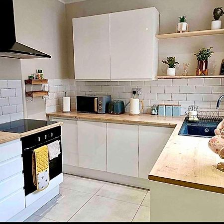 Rosa House Villa Дарлингтън Екстериор снимка