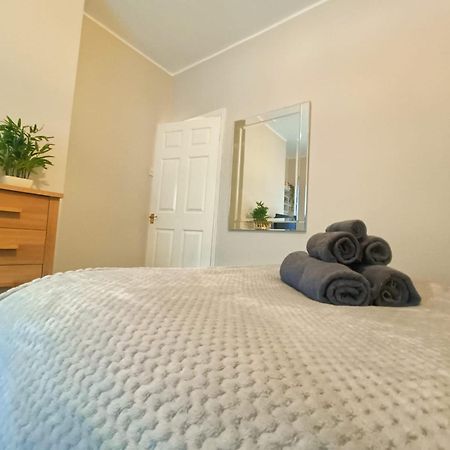 Rosa House Villa Дарлингтън Екстериор снимка