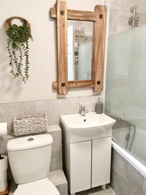 Rosa House Villa Дарлингтън Екстериор снимка