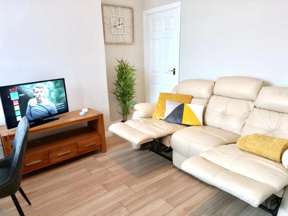 Rosa House Villa Дарлингтън Екстериор снимка