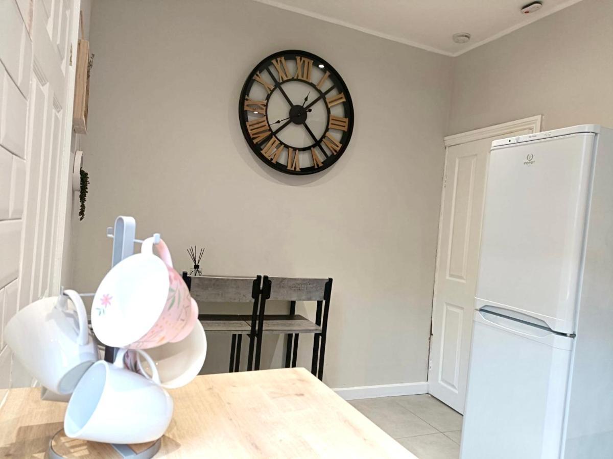 Rosa House Villa Дарлингтън Екстериор снимка
